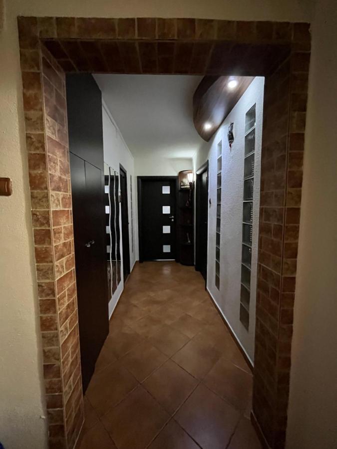 Modern Oasis With A Cozy Fireplace Your Stylish Apartment Minutes From Downtown Bucareste Exterior foto