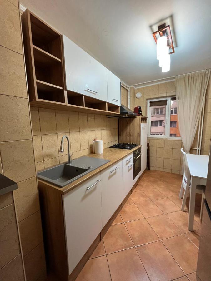 Modern Oasis With A Cozy Fireplace Your Stylish Apartment Minutes From Downtown Bucareste Exterior foto