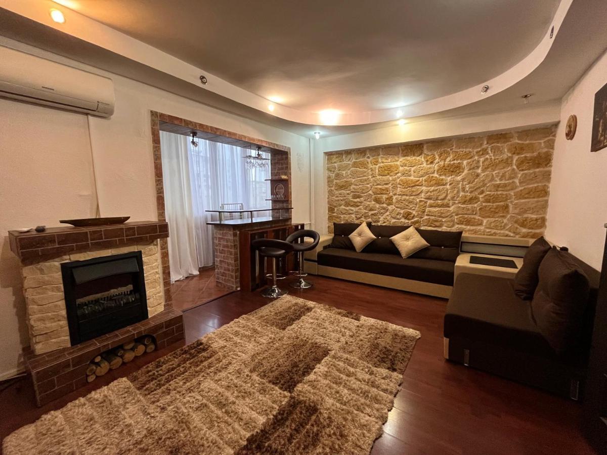 Modern Oasis With A Cozy Fireplace Your Stylish Apartment Minutes From Downtown Bucareste Exterior foto