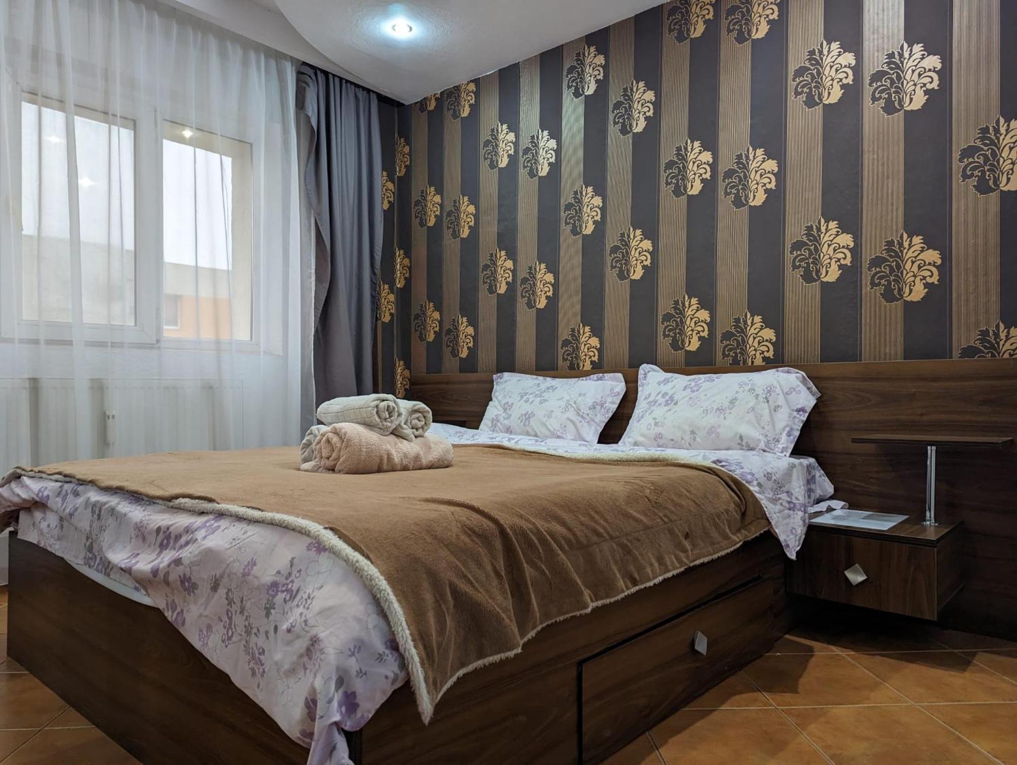 Modern Oasis With A Cozy Fireplace Your Stylish Apartment Minutes From Downtown Bucareste Exterior foto