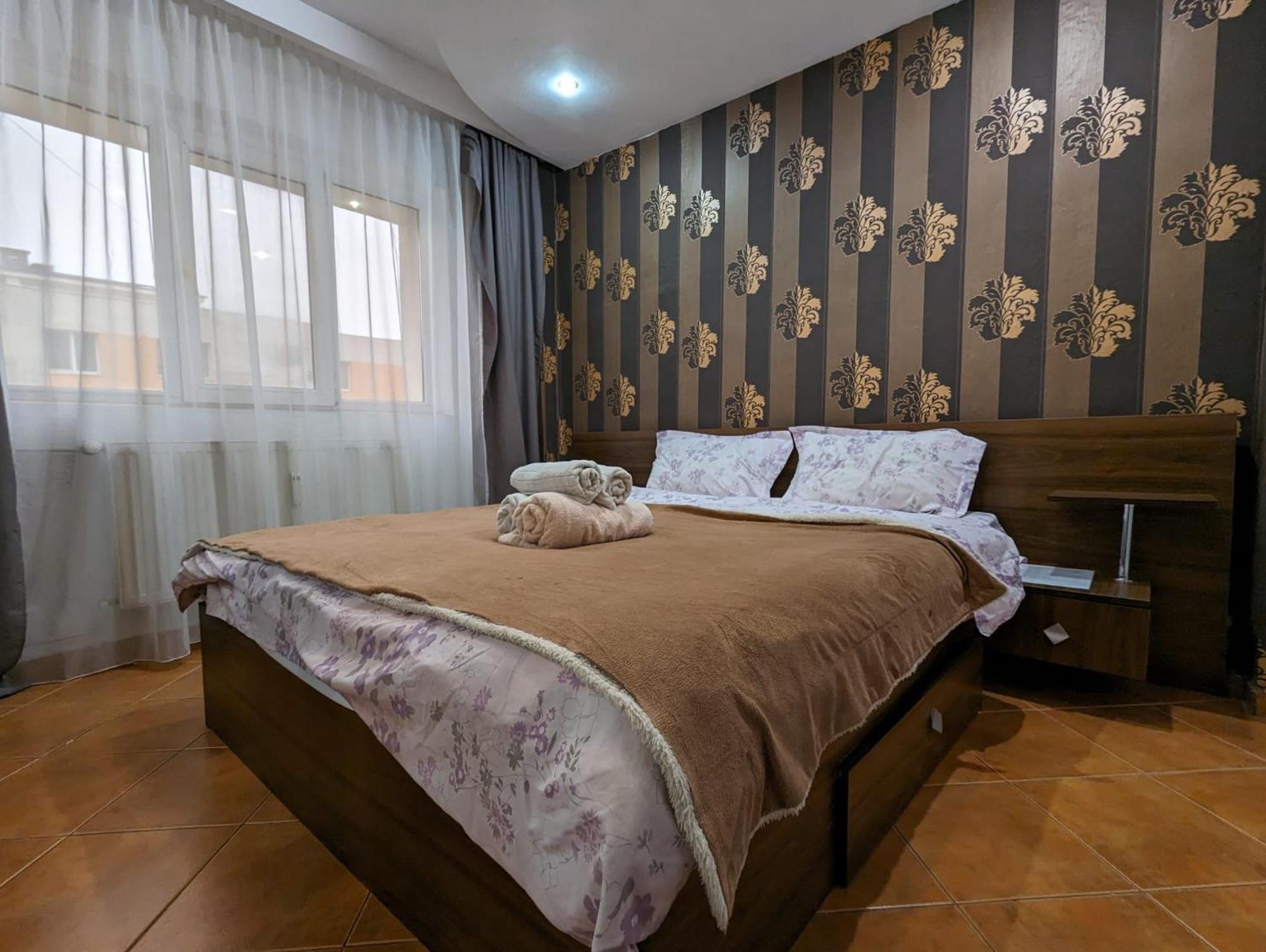Modern Oasis With A Cozy Fireplace Your Stylish Apartment Minutes From Downtown Bucareste Exterior foto