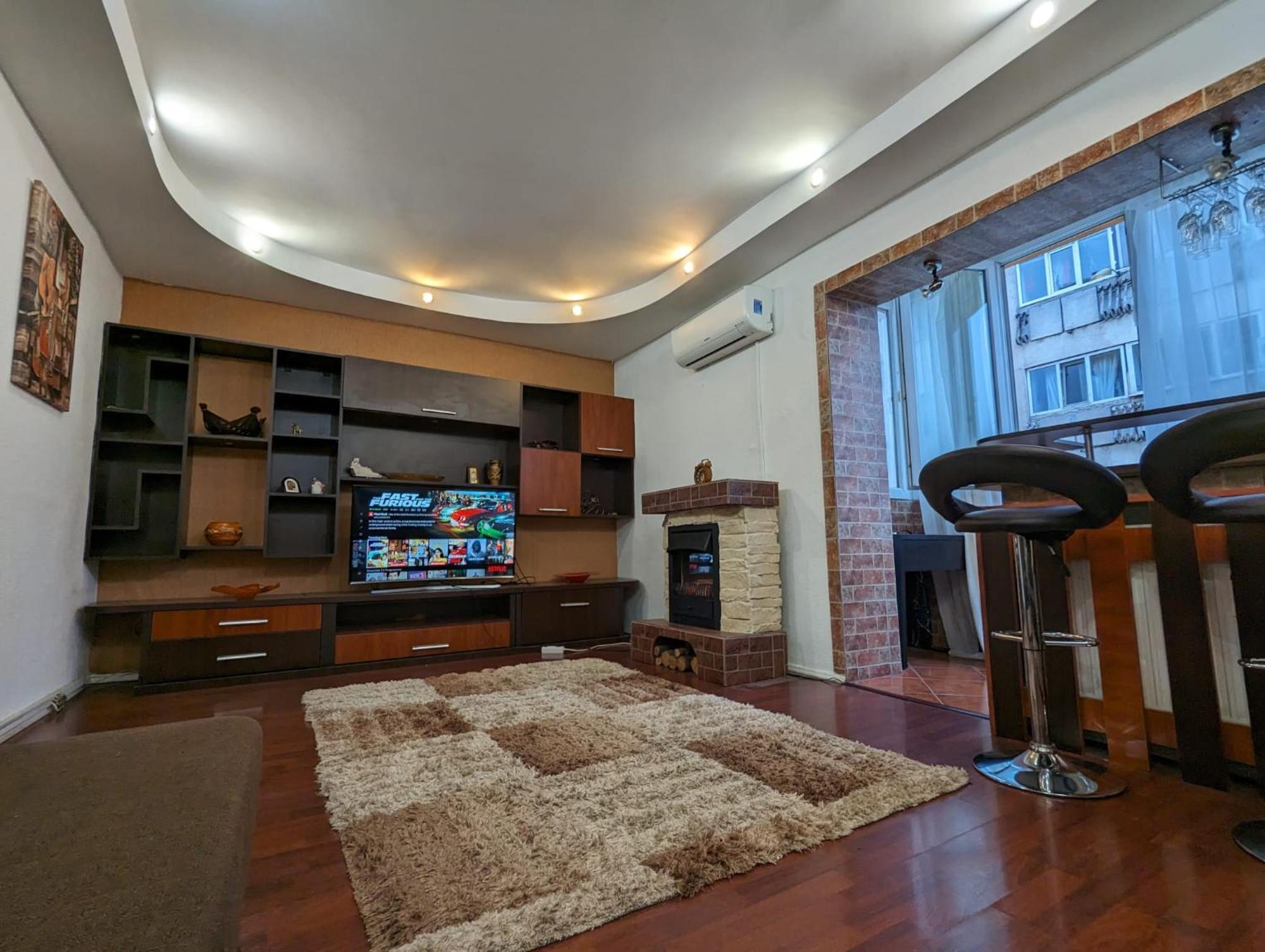 Modern Oasis With A Cozy Fireplace Your Stylish Apartment Minutes From Downtown Bucareste Exterior foto