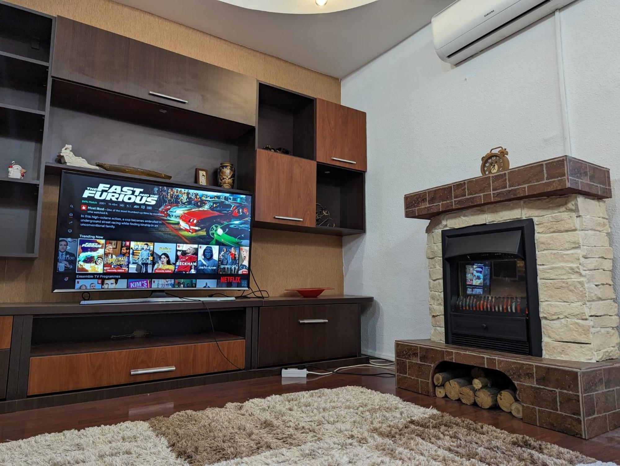 Modern Oasis With A Cozy Fireplace Your Stylish Apartment Minutes From Downtown Bucareste Exterior foto